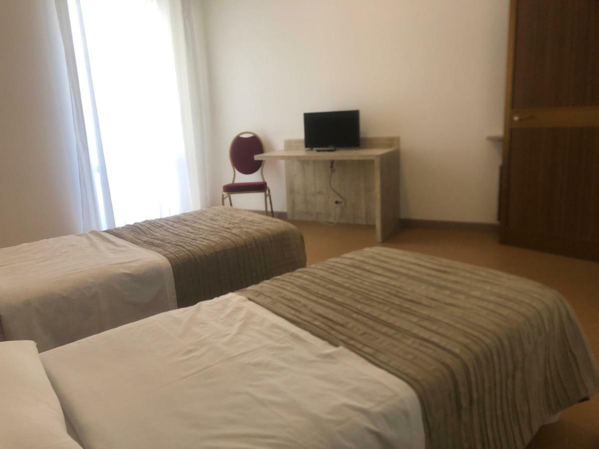 Albergo Ristorante Casabianca San Vito al Torre Eksteriør billede